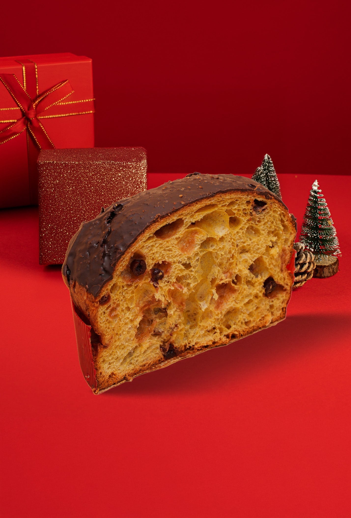 L’AMARENO – Panettone all’Amarena e Cioccolato Fondente